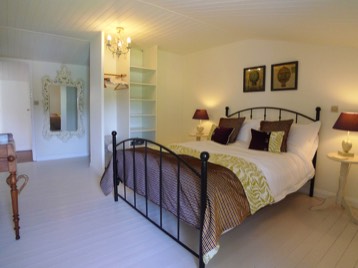 Double Bedroom with en suite shower room