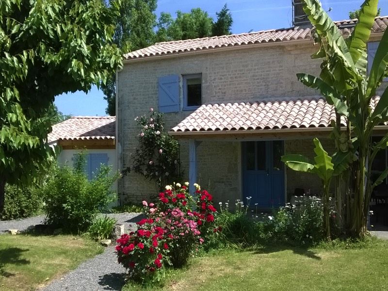 The Cornflowers Holiday Cottage near Lucon, France